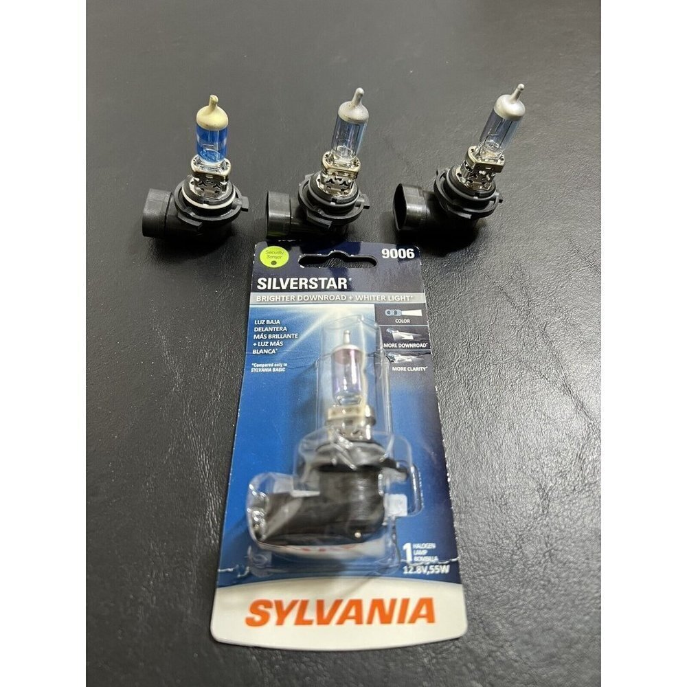 Lot Of 4 Sylvania 9006ST.BP Fog Light Bulbs Silverstar